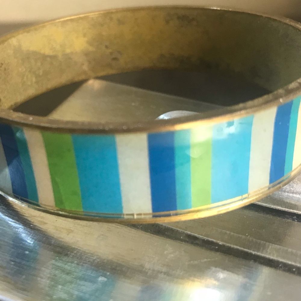 Bangle bracelet